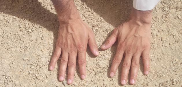 ما هي طريقة التيمم عند الفقهاء